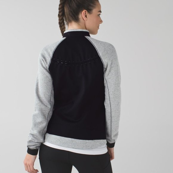 Lululemon Var-City Bomber size 8 - Picture 2 of 4